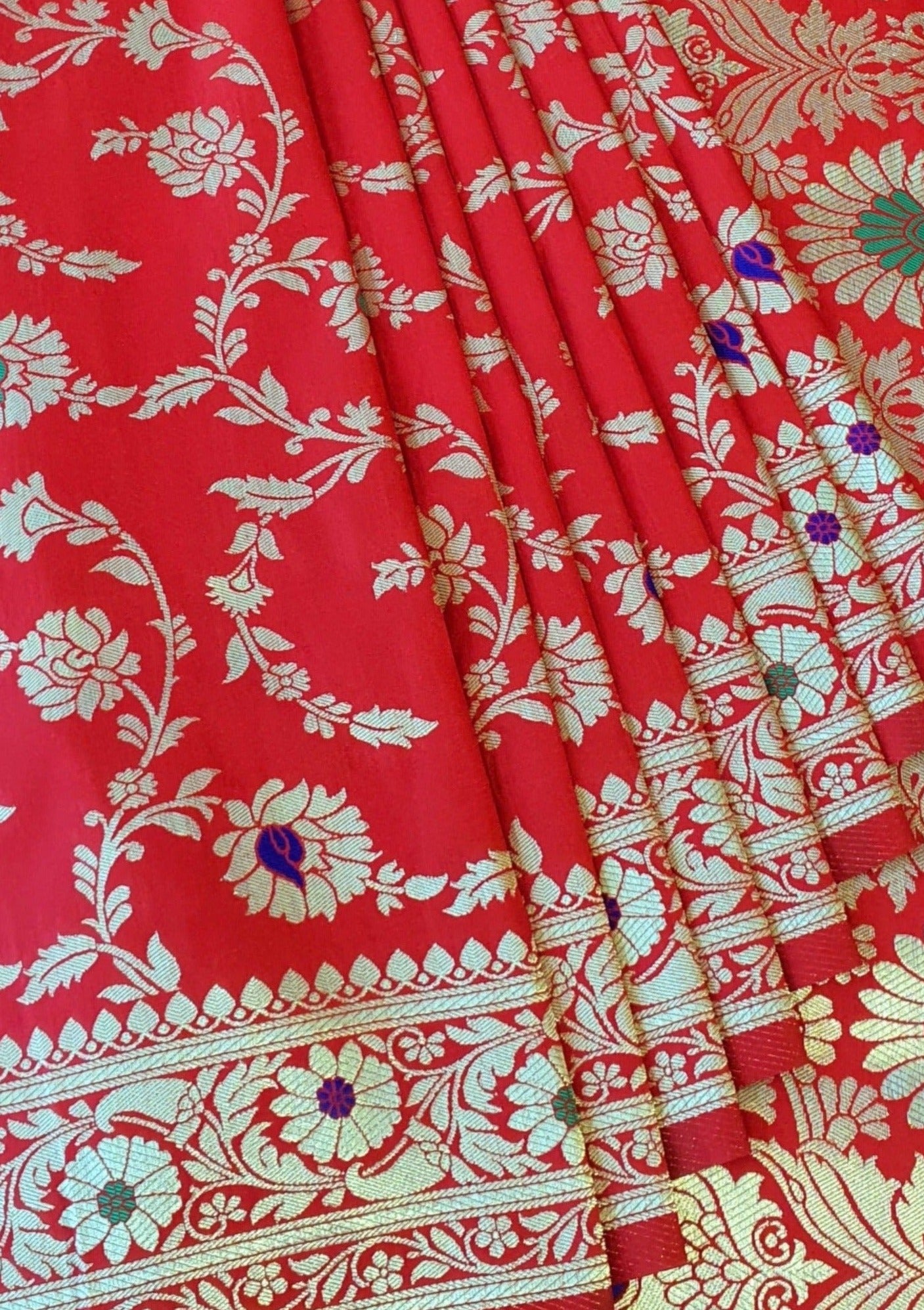 Red Handloom Banarasi Bandhani Khaddi Georgette Saree With Floral Jaal  Motifs